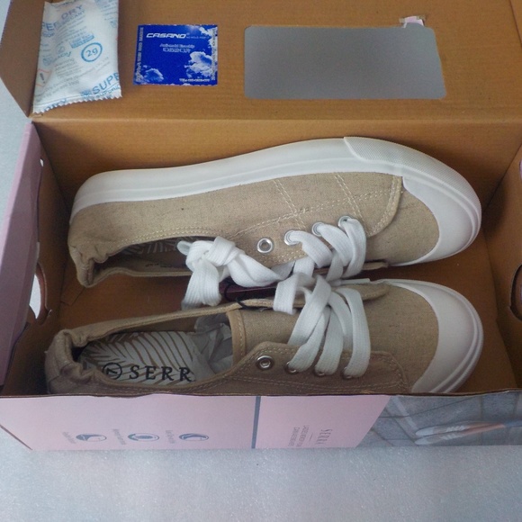 NEW Memory Foam Canvas Sneakers BOXED - Picture 5 of 7